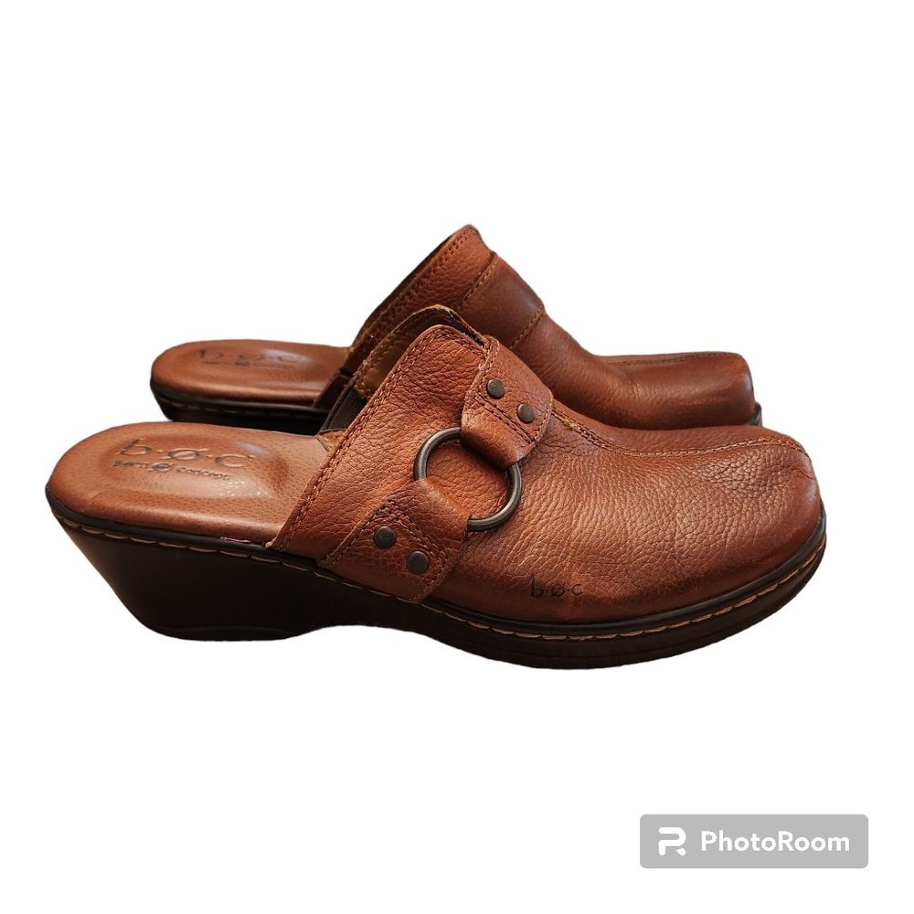 BOC Born Concepts Size 7M Brown Leather Clogs Metal O Ring Buckle 2 1/4" Heel